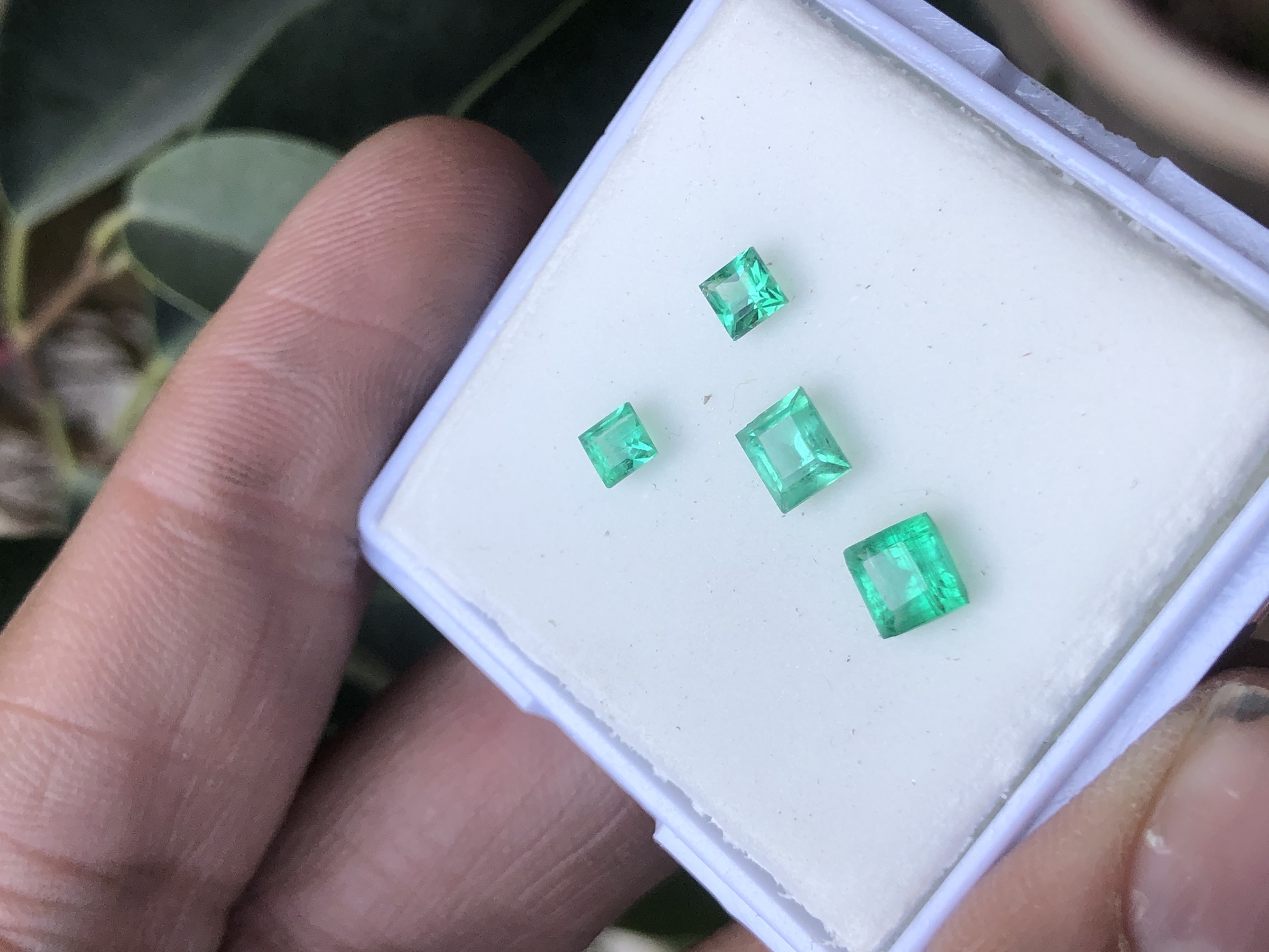 Natural Panjsher Emerald Jewelry Set 1.40 Ct Minor Oil view 3