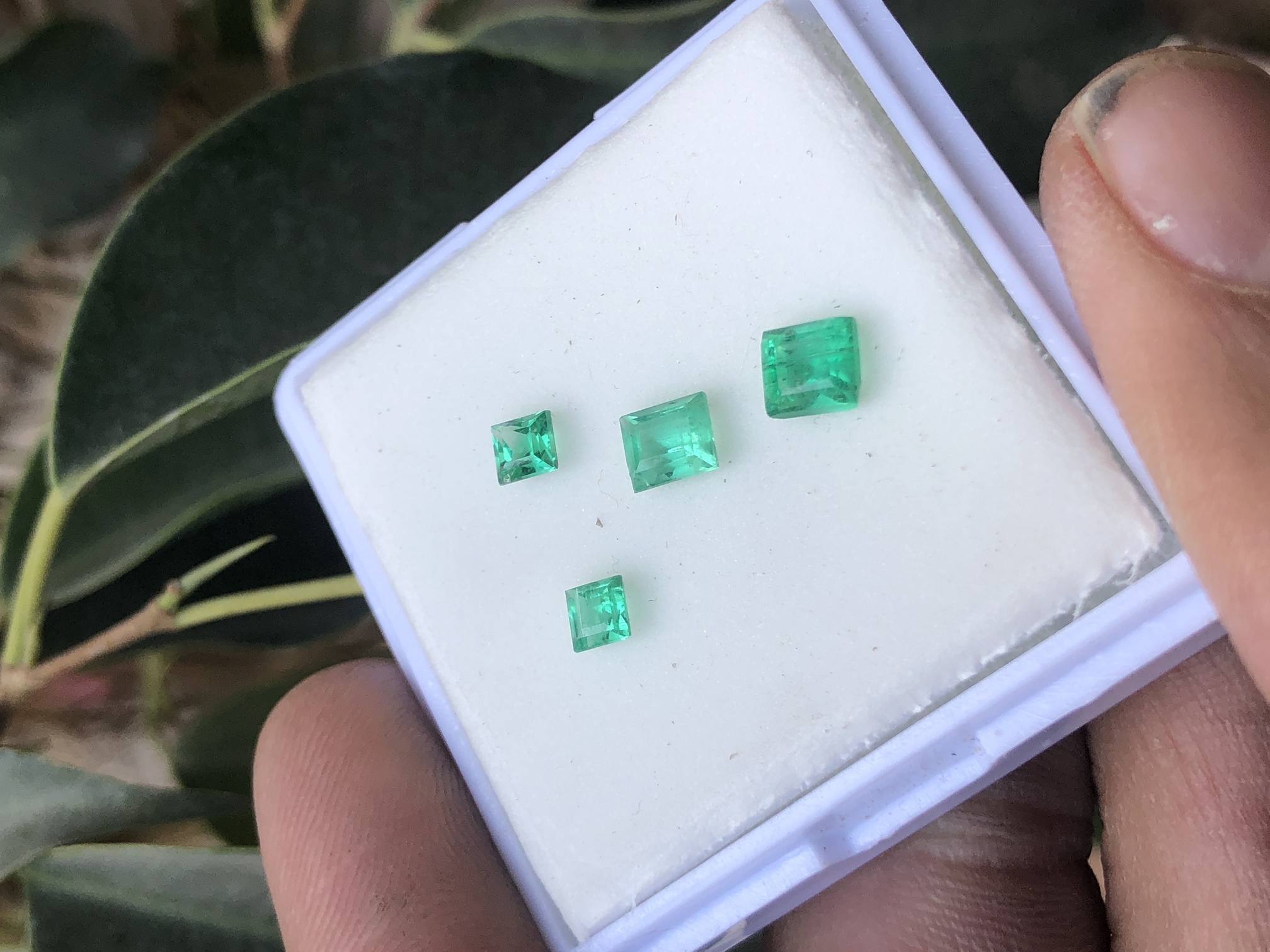 Natural Panjsher Emerald Jewelry Set 1.40 Ct Minor Oil view 4