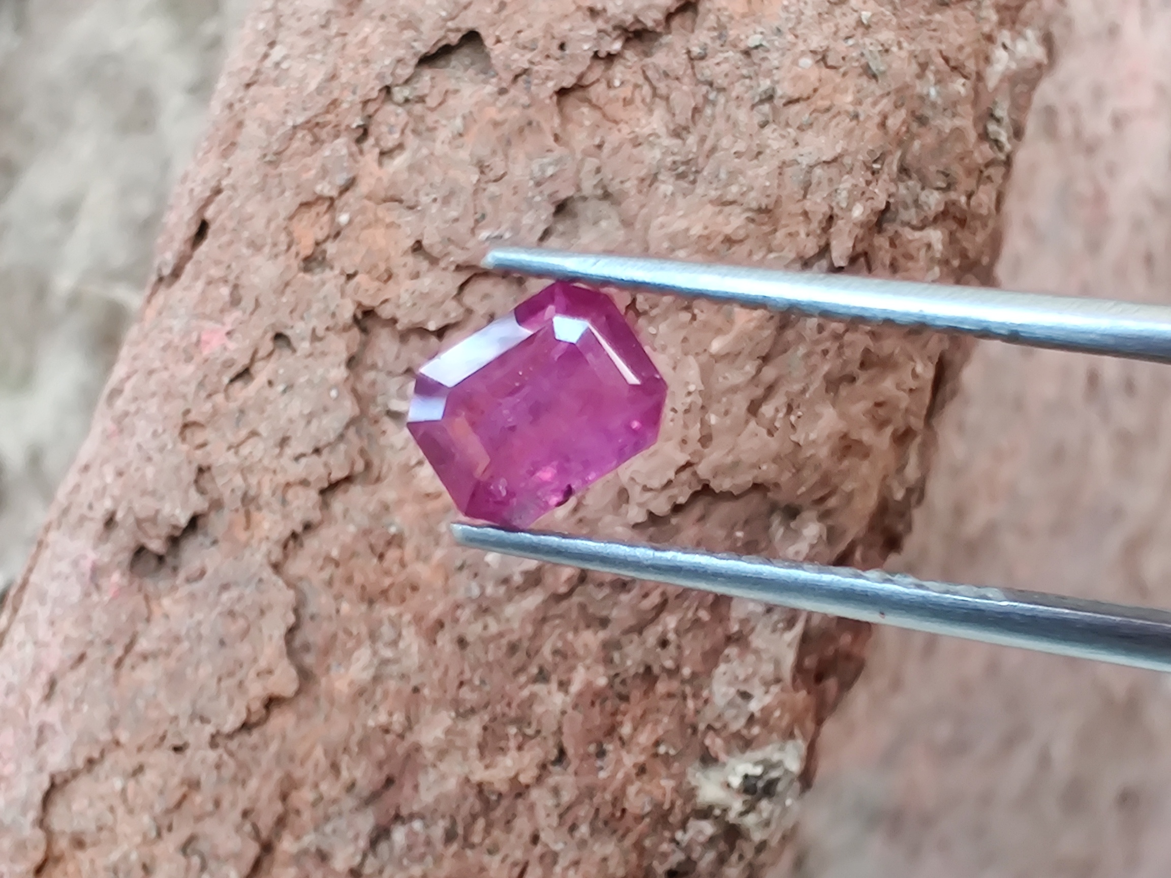 Natural Kashmir Pink Sapphire 1.20 ct view 3