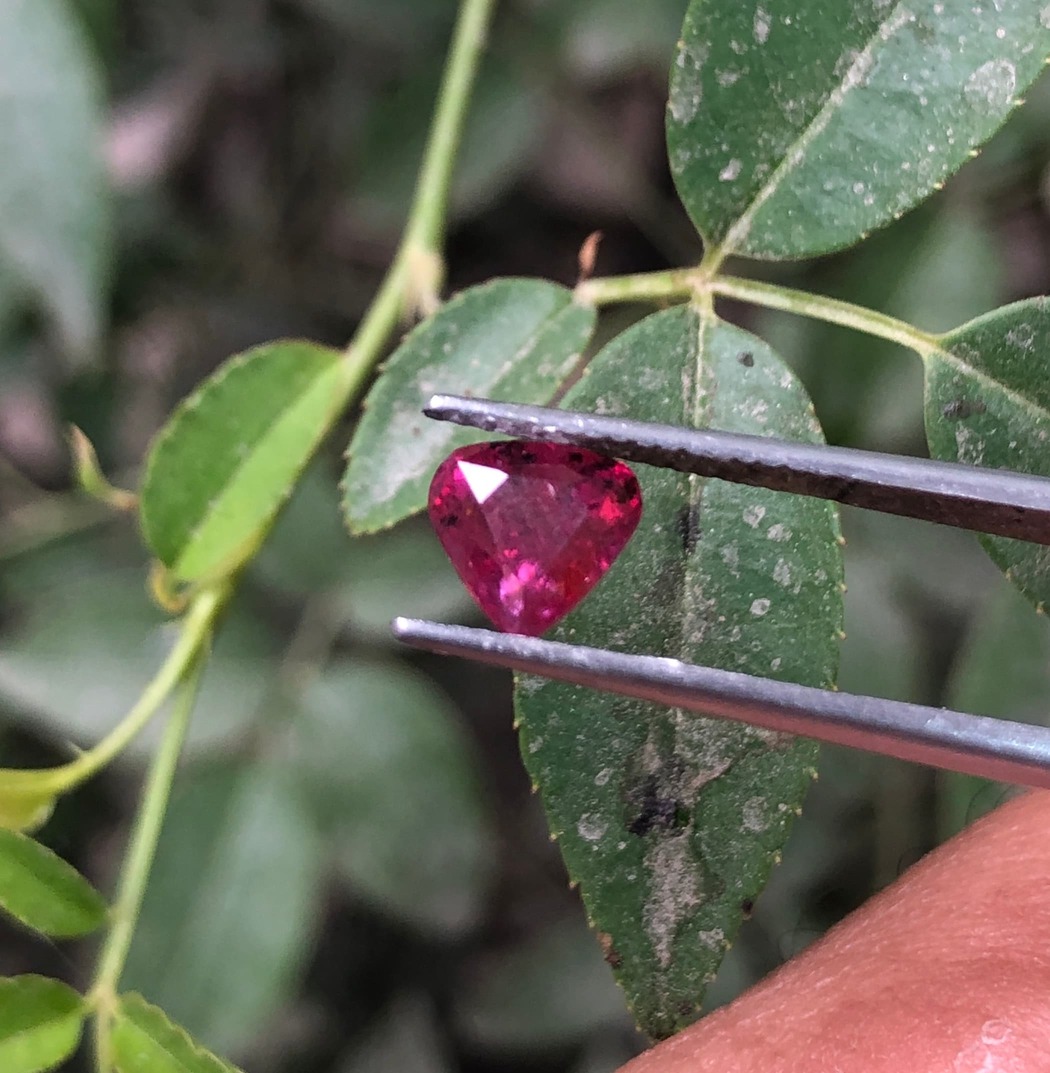 Natural Heart Shape ruby 1.4 caret from Mozambique unheated view 1